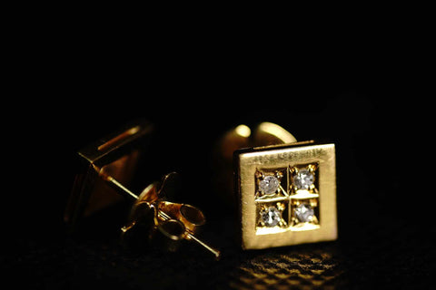 Reine 14k Gold Cube Design Stud Earrings