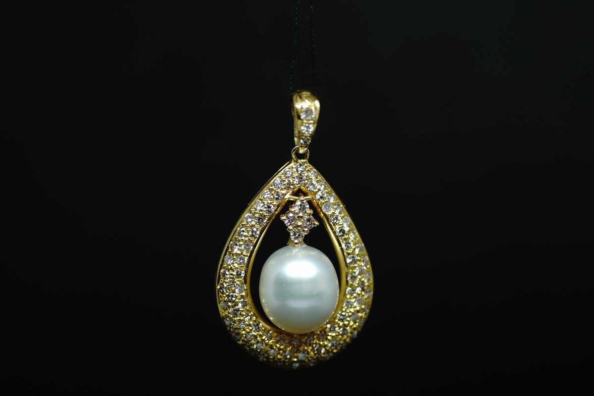 Anatole 18K Yellow Gold White South Sea Pearl Pendant