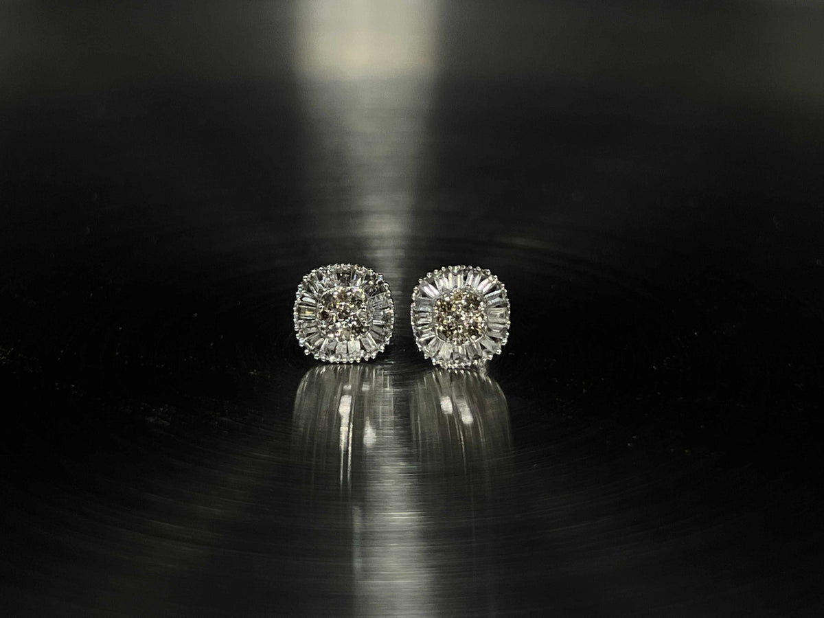 Hina 0.30-Carat Diamond Halo Stud Earrings in 18K White Gold