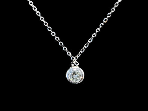 Gabrielle 18k White Gold Pendant and Necklace Set