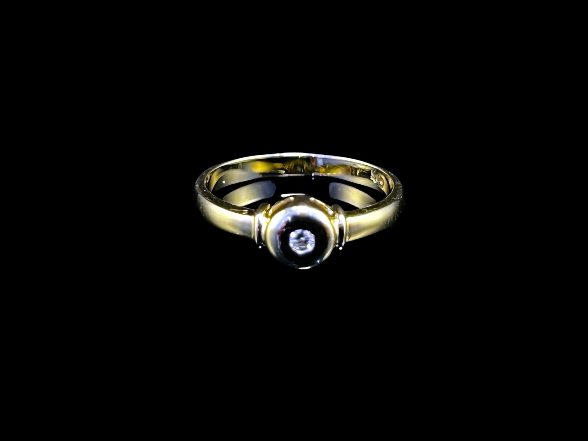 Félice 14k Yellow Gold Bezel Ring