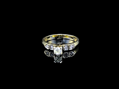 Lilou 14k Yellow Gold Solitaire Ring