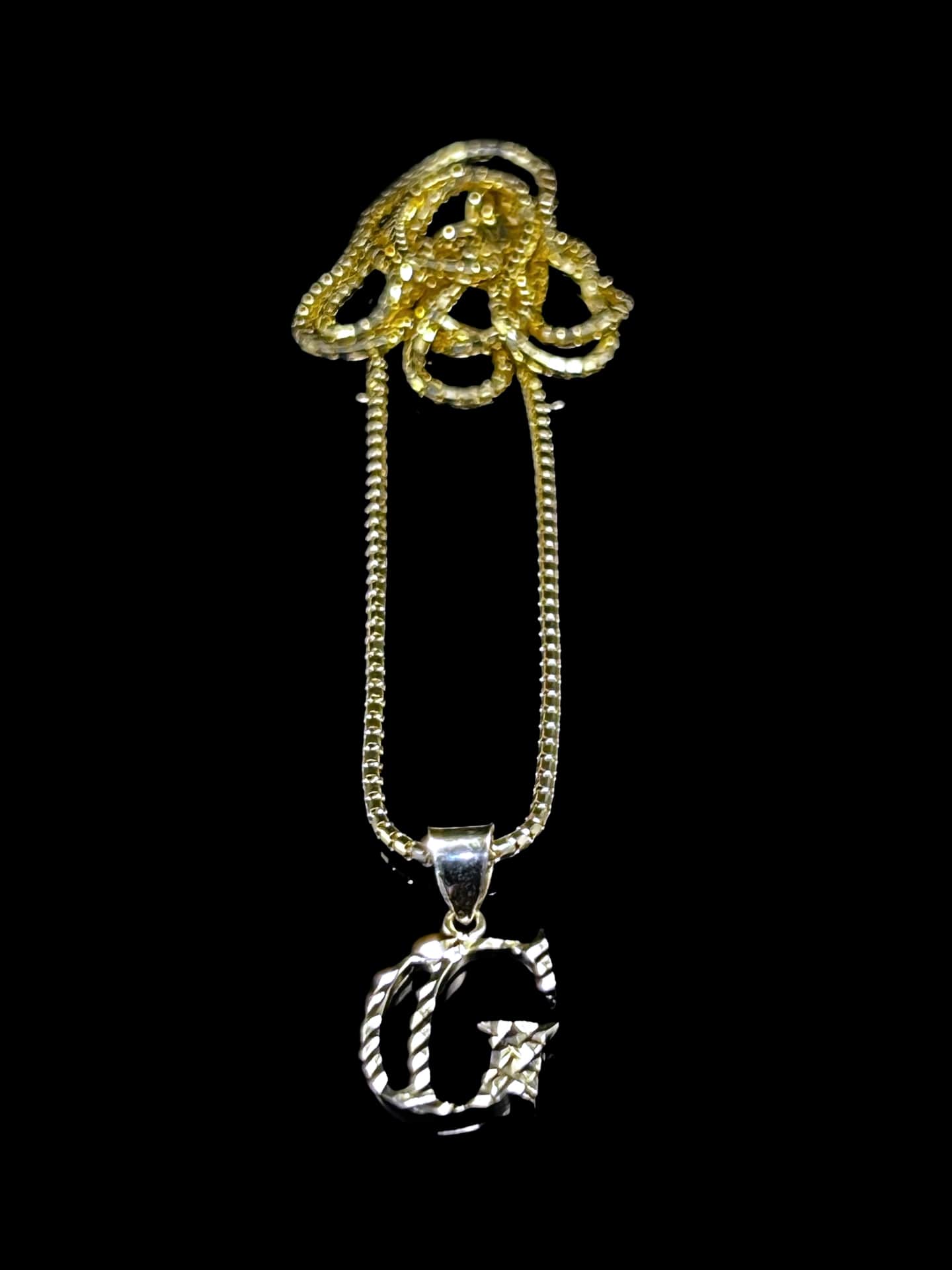 Genève 18k Yellow Gold Princess Necklace and Pendant Set